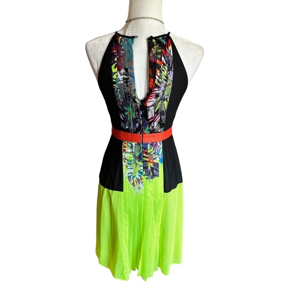 Gorgeous BCBGMaxazaria Black & Neon Green Pleated Dress - NWOT - Picture 2 of 7
